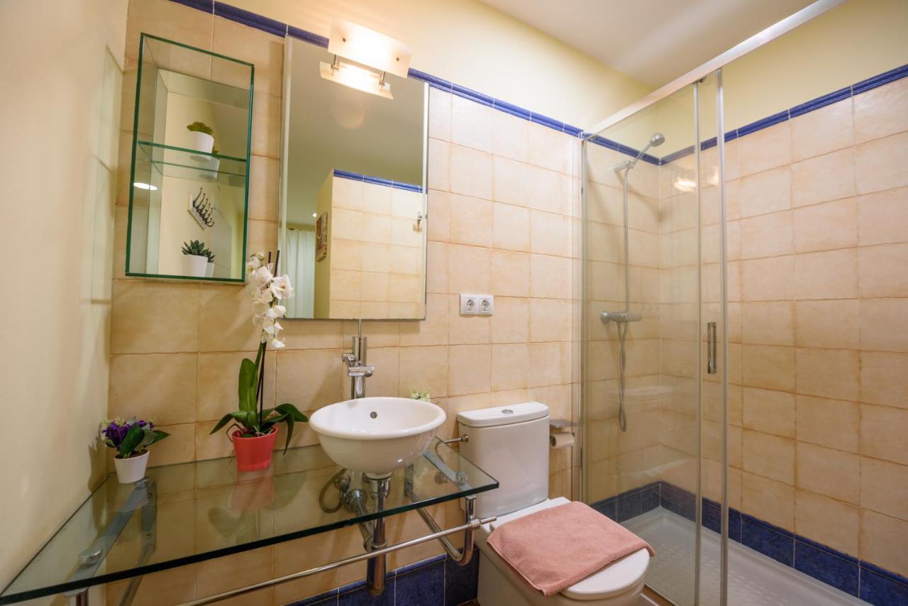 Appartamento Ramblasrentals Chic & Spacious Flat Pool Table 15m Ramblas - Parking - Wifi