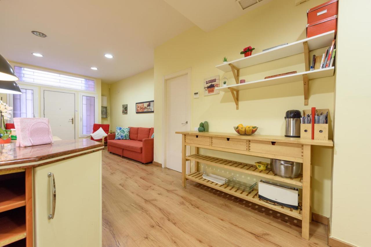 Ramblasrentals Chic & Spacious Flat Pool Table 15m Ramblas - Parking - Wifi Appartamento *